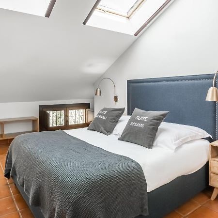 Limehome Granada Calle Santa Ana ภายนอก รูปภาพ