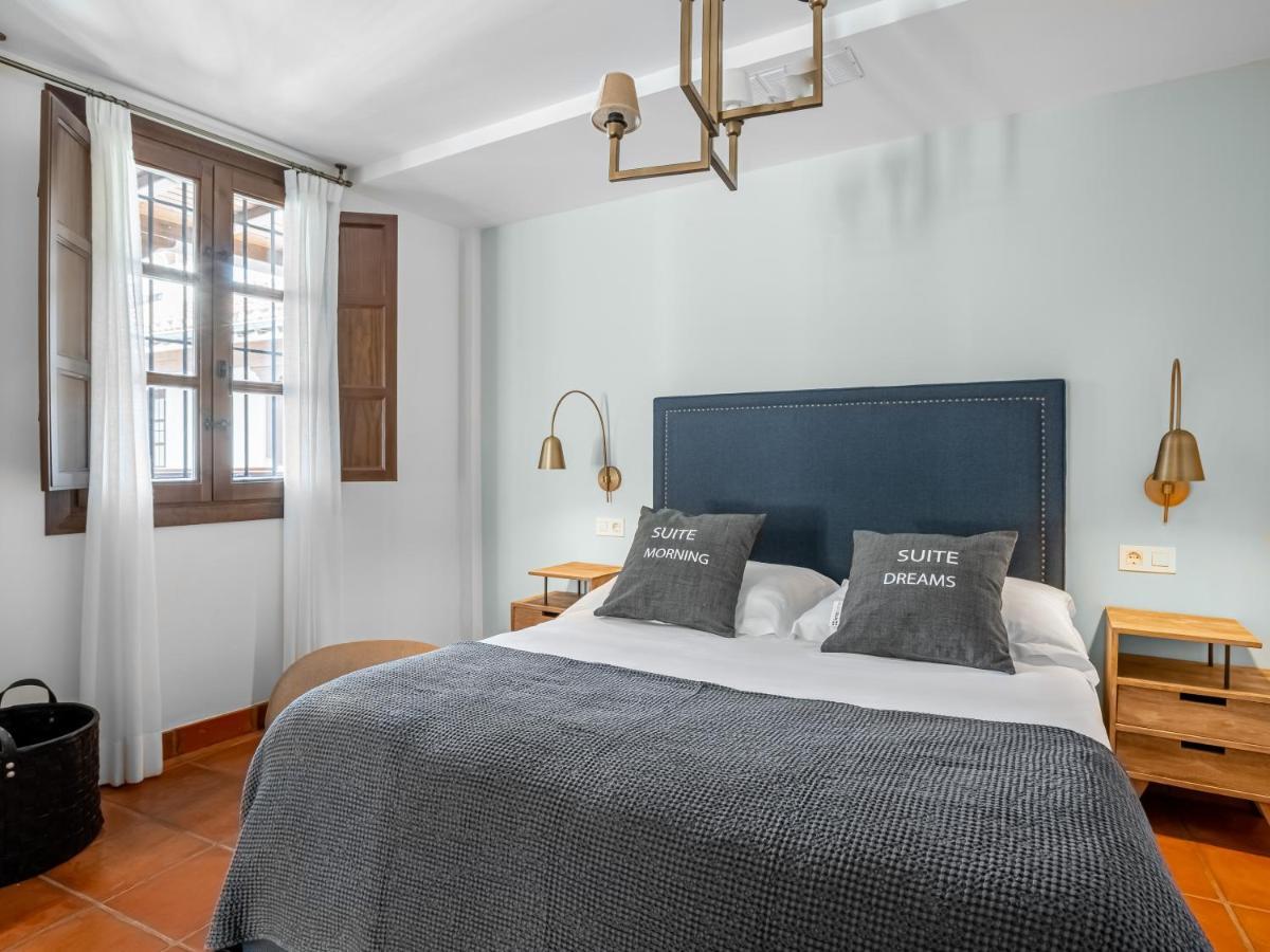 Limehome Granada Calle Santa Ana ภายนอก รูปภาพ