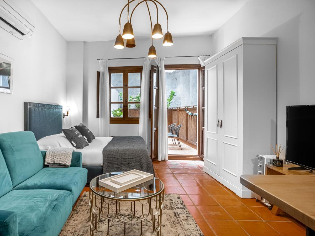 Limehome Granada Calle Santa Ana ภายนอก รูปภาพ