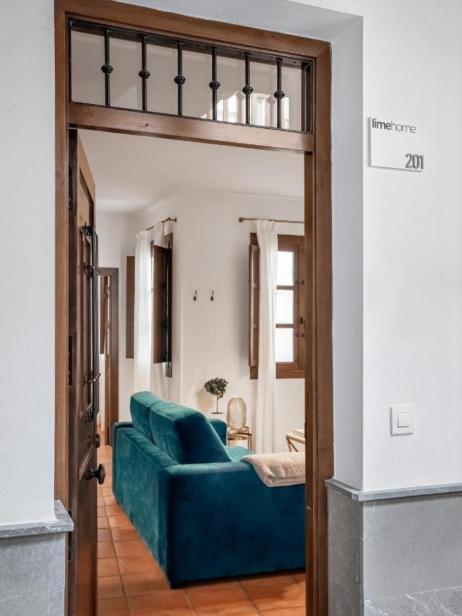 Limehome Granada Calle Santa Ana ภายนอก รูปภาพ