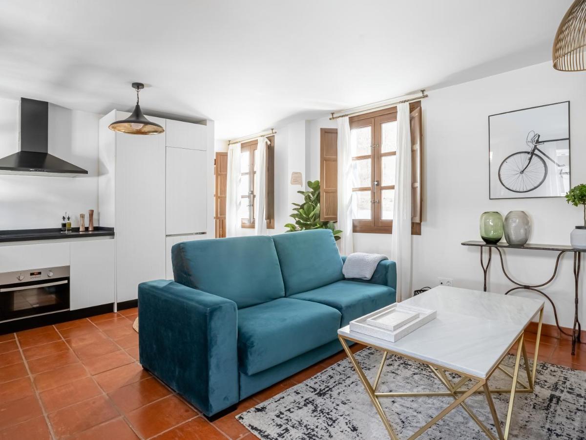 Limehome Granada Calle Santa Ana ภายนอก รูปภาพ