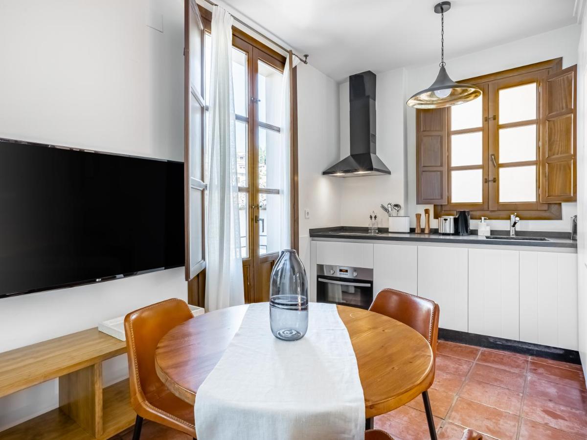 Limehome Granada Calle Santa Ana ภายนอก รูปภาพ