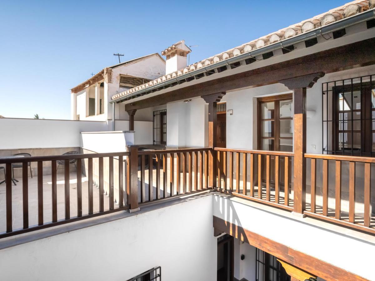 Limehome Granada Calle Santa Ana ภายนอก รูปภาพ