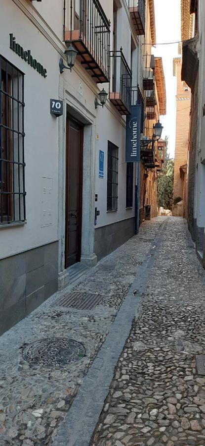 Limehome Granada Calle Santa Ana ภายนอก รูปภาพ